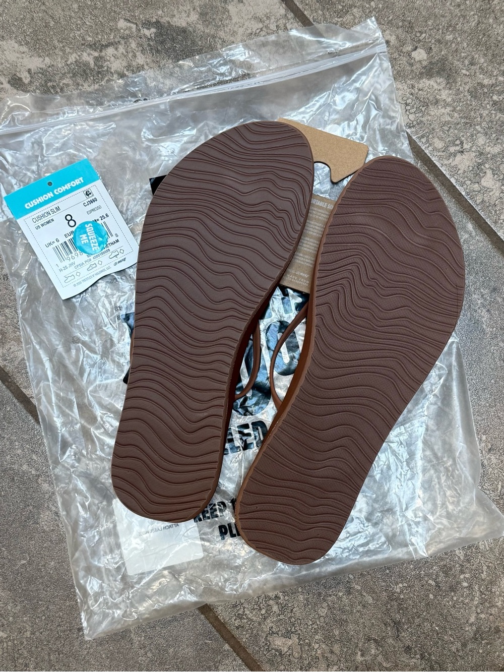 Reef Cushion Slim Espresso Flip Flops! - Picture 2 of 7